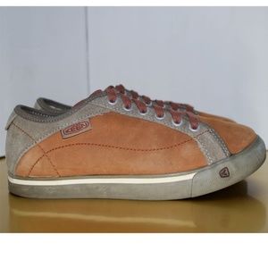 KEEN TAN & GREY SUEDE SNEAKERS SZ 6.5